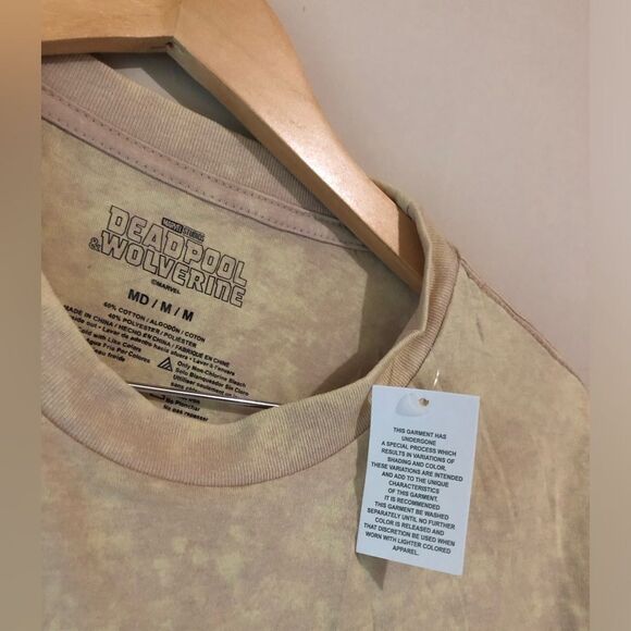 📳 Marvel | Deadpool & Wolverine Tee - Picture 5 of 6